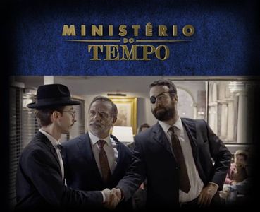 António Capelo, Dinarte de Freitas, and João Vicente in Ministério do Tempo (2017)