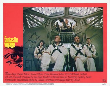 Raquel Welch, Donald Pleasence, Stephen Boyd, and Arthur Kennedy in Fantastic Voyage (1966)