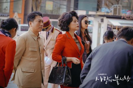 Seo Ji-hye, Park Myeong-hoon, and Jang Hye-jin in Crash Landing on You (2019)
