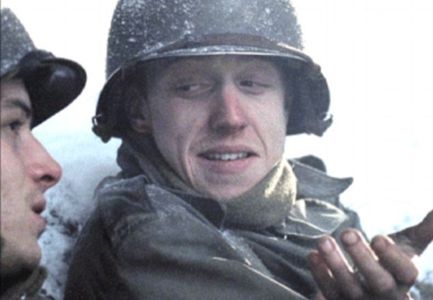 Robin Laing and Shane Taylor in Band of Brothers (2001)