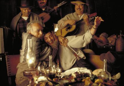 Anthony Quinn and Keanu Reeves in A Walk in the Clouds (1995)
