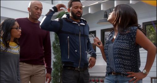 Nia Long, Mike Epps, James Lesure, and Iman Benson in Uncle Buck (2016)