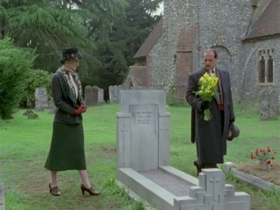Geraldine Somerville and David Troughton in Poirot (1989)