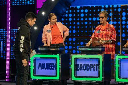 Dingdong Dantes, Maureen Larrazabal, and Isko Salvador in Family Feud Philippines (2022)