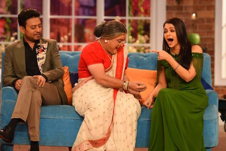 Irrfan Khan, Aishwarya Rai Bachchan, and Ali Asgar in Comedy Nights with Kapil (2013)