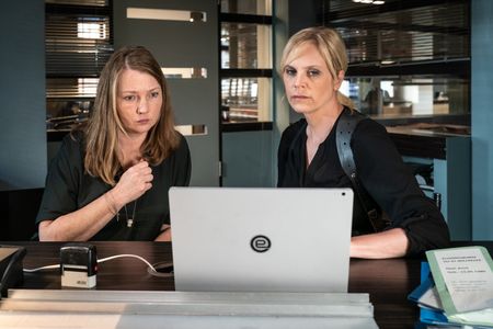 Melanie Marschke and Katja Studt in Leipzig Homicide: Hör mir zu (2023)