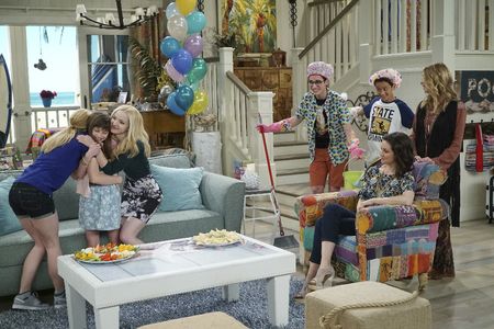 Kali Rocha, Joey Bragg, Dove Cameron, Tenzing Norgay Trainor, and Lauren Lindsey Donzis in Liv and Maddie (2013)