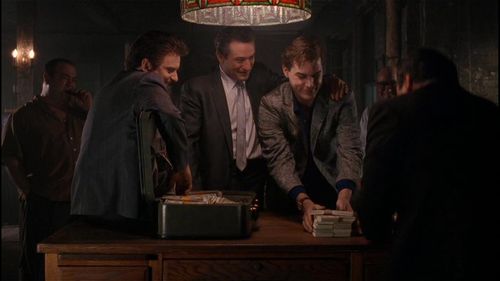 Robert De Niro, Ray Liotta, Joe Pesci, Paul Sorvino, Frank DiLeo, and Charles Scorsese in Goodfellas (1990)