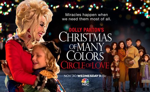 Dolly Parton and Alyvia Alyn Lind in Dolly Parton's Christmas of Many Colors: Circle of Love (2016)