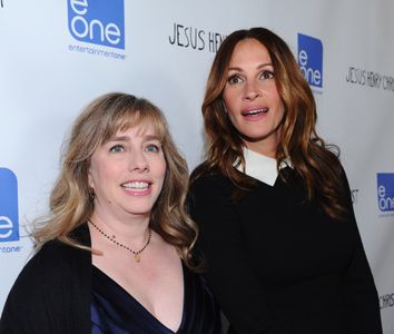 Julia Roberts and Lisa Roberts Gillan at an event for Jesus Henry Christ (2011)