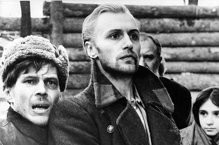 Viktoriya Goldentul, Vladimir Gostyukhin, and Boris Plotnikov in The Ascent (1977)