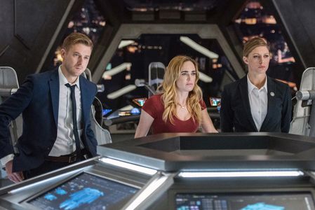 Caity Lotz, Jes Macallan, and Arthur Darvill in DC's Legends of Tomorrow (2016)