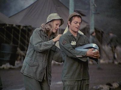 Gary Burghoff and Sheila Lauritsen in M*A*S*H (1972)
