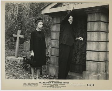 Lon Chaney Jr. and Linda Ho in Hillbillys in a Haunted House (1967)
