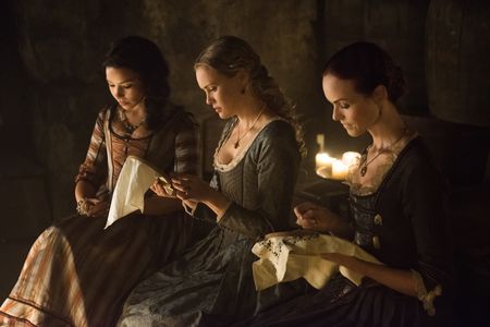 Anna-Louise Plowman, Jessica Parker Kennedy, and Hannah New in Black Sails (2014)