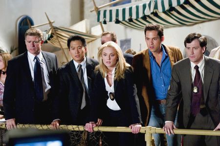 Treat Williams, Enrique Murciano, Vic Chao, Elisabeth Röhm, and Brian Shortall in Miss Congeniality 2: Armed & Fabulous 