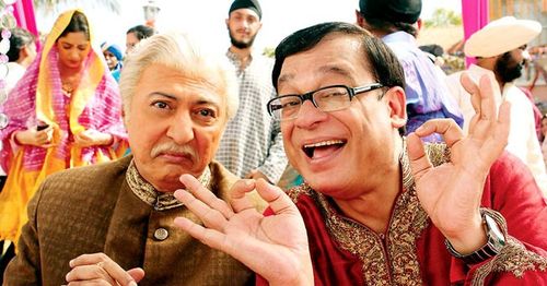 Anang Desai and Rajeev Mehta in Khichdi: The Movie (2010)