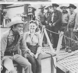 Roy Rogers, Pat Brady, Hugh Farr, Karl Farr, Bob Nolan, Sons of the Pioneers, Tim Spencer, and Ruth Terry in Heart of th