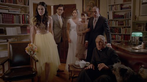 Elizabeth Peña, Pepe Serna, Nestor Serrano, Mercedes Mason, and Edy Ganem in Ana Maria in Novela Land (2015)
