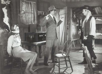 Richard Bailey, Roy Barcroft, and Linda Stirling in Manhunt of Mystery Island (1945)