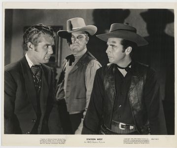 Gordon Oliver, Dick Powell, and Guinn 'Big Boy' Williams in Station West (1948)