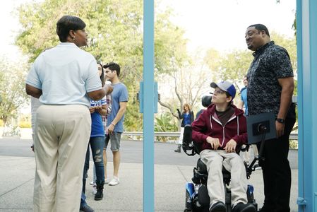 Cedric Yarbrough, Chiquita Fuller, and Micah Fowler in Speechless (2016)