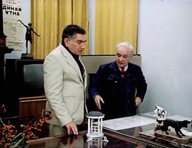 Rolan Bykov and Armen Dzhigarkhanyan in Iskrenne vash... (1985)