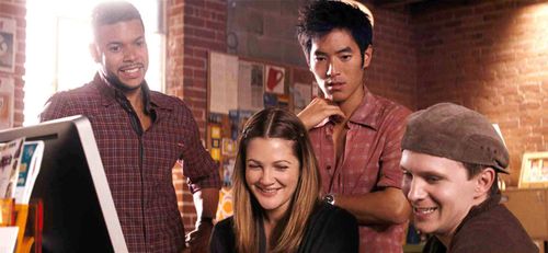 Drew Barrymore, Wilson Cruz, Leonardo Nam, and Rod Keller in He's Just Not That Into You (2009)
