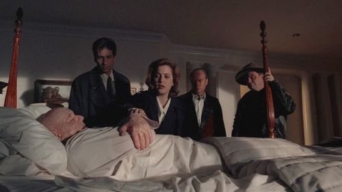 Gillian Anderson, David Duchovny, R.D. Call, George Gerdes, and Dennis Lipscomb in The X-Files (1993)