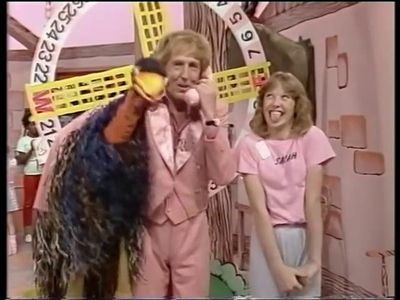 Rod Hull and Sarah Jeffs in Emu's All Live Pink Windmill Show (1984)