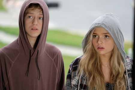 Natalie Alyn Lind and Percy Hynes White in The Gifted (2017)