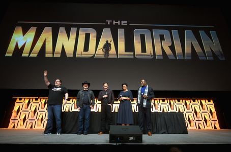 Carl Weathers, Pedro Pascal, Jon Favreau, Dave Filoni, and Gina Carano at an event for The Mandalorian (2019)