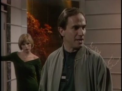 Richard Derrington and Caroline Evans in Jupiter Moon (1990)