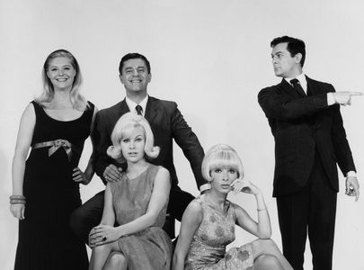 Tony Curtis, Jerry Lewis, Suzanna Leigh, Dany Saval, and Christiane Schmidtmer in Boeing, Boeing (1965)