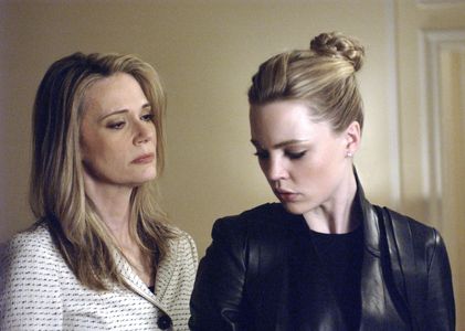 Peggy Lipton and Melissa George in Alias (2001)