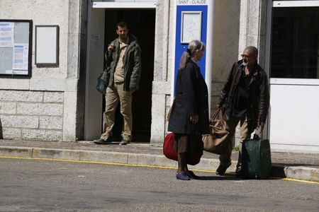Samir Guesmi, Marina Vlady, and Amor Hakkar in A Few Days of Respite (2010)