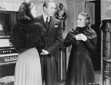 Bela Lugosi, Elizabeth Russell, and Minerva Urecal in The Corpse Vanishes (1942)