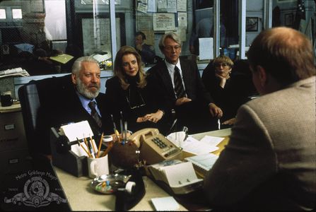 Stockard Channing, Donald Sutherland, Bruce Davison, and Mary Beth Hurt in Six Degrees of Separation (1993)