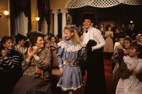 Sarah Polley, Jackie Burroughs, Lally Cadeau, and Gema Zamprogna in Avonlea (1990)