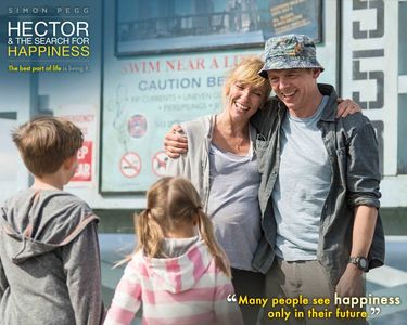 Toni Collette, Simon Pegg, Aiden Longworth, and Hannah Longworth in Hector and the Search for Happiness (2014)