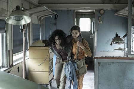 Zoey Merchant and Karen David in Fear The Walking Dead (More Time Than You Know)