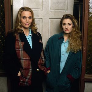 Mädchen Amick and Peggy Lipton in Twin Peaks (1990)