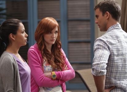 Stephany Jacobsen, Colin Egglesfield, and Ashlee Simpson in Melrose Place (2009)