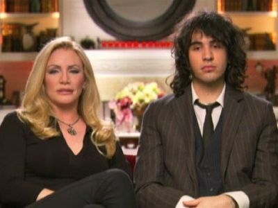 Shannon Tweed and Nick Simmons in Gene Simmons: Family Jewels (2006)