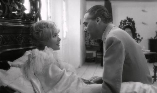 Corinne Marchand and José Luis de Vilallonga in Cléo from 5 to 7 (1962)