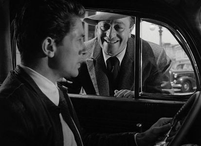 Farley Granger and Will Lee in They Live by Night (1948)