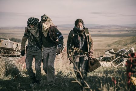Kellita Smith, Russell Hodgkinson, and Nat Zang in Z Nation (2014)