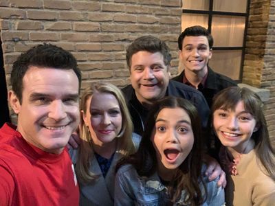No Good Nick behind the scenes during filming of final episode