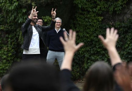 Nyle DiMarco and Apple CEO Tim Cook speak to students at the California School for the Deaf (2018).