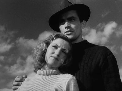Barbro Kollberg and Birger Malmsten in It Rains on Our Love (1946)